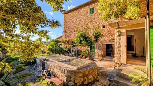 Traditional country home to reform on the outskirts of Soller.
