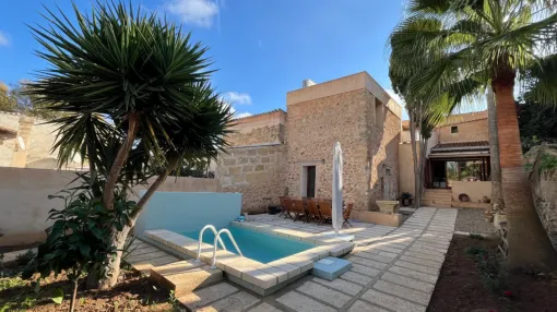 Charming 4-Bedroom Townhouse with Pool in the Heart of Sencelles