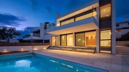 New construction villa with sea view, pool and jacuzzi in Alcanada, Alcudia