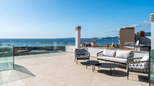 Modern and light-flooded townhouse in Portixol with sea views a few steps from the beach