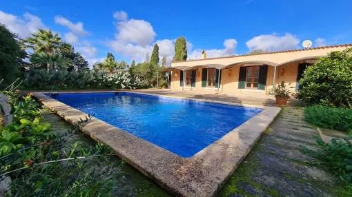 Charming Townhouse with Garden and Pool in Es Llombards