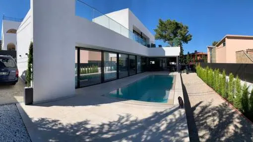 Exclusive contemporary villa with swimming pool in Sant Agustín.