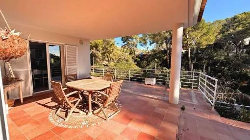 Villa with two floors, located just a few meters from Calita beach in Portals Nous, only 5 minutes walking from the sea.