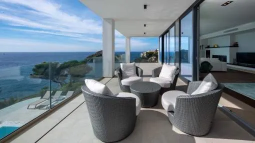 Southwest Mallorca Gem with Panoramic Sea Views