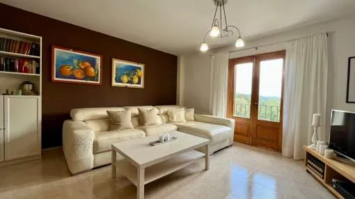 Peaceful Apartment with Terrace and Parking in Campanet