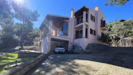 Exquisite 4-Bedroom Finca in Esporles with Panoramic Nature Views