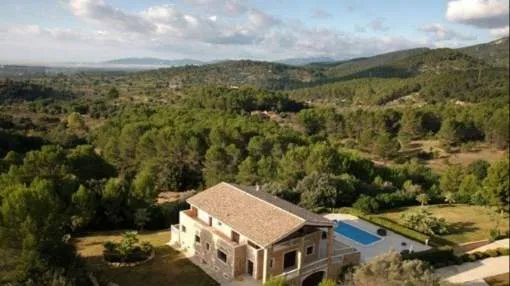 Exclusive property in Santa Maria surrounded by nature.