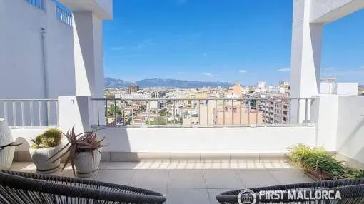 Panoramic View Apartment with Terraces – Short-Term Only.