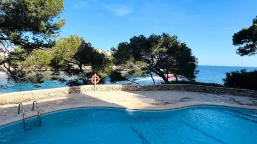 Charming seafront ground-floor apartment in Cala d'Or