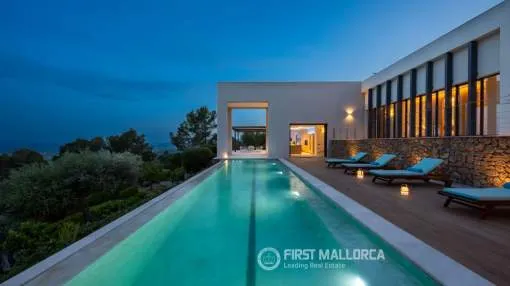 An eagle's nest retreat on top of the mountain enjoying 360º panoramic views, privacy and tranquility