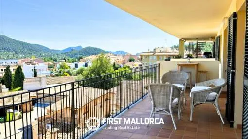 Elegant Penthouse with Expansive Private Rooftop Terrace & Panoramic Views