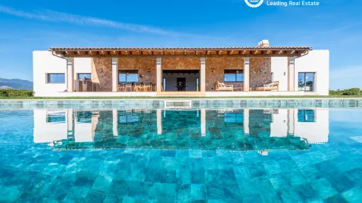 Beautiful newly built finca in the well known village of Santa Maria.