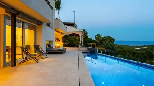 Modern designer villa on the exclusive Anchorage Hill with sea views