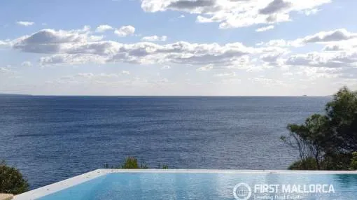 Exclusive frontline villa in Cala Pi with panoramic Mediterranean views