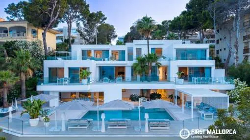 Frontline luxury villa with direct sea access and panoramic sea views for sale