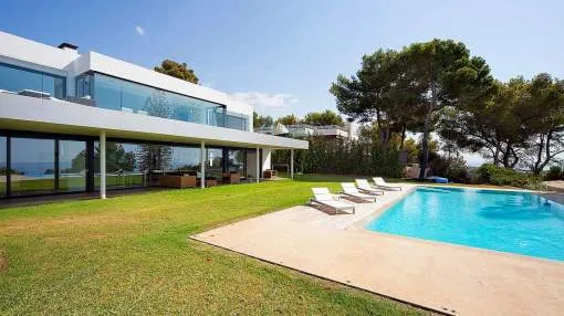 Contemporary villa in an exclusive location overlooking Puerto Portals marina & sea