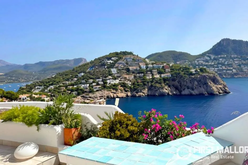 Panoramic views and absolute comfort in the heart of Puerto de Andratx