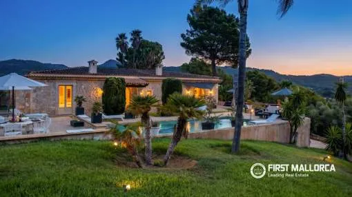 Elegant finca with Mediterranean charm – a private retreat with panoramic views, plenty of space and its own well.