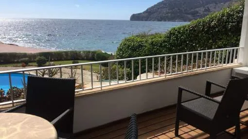 Modern frontline apartment in Camp de Mar Modern frontline apartment in Camp de Mar