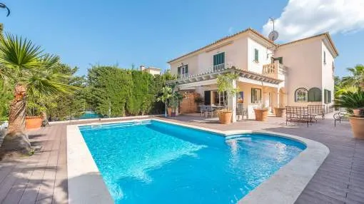 Delightful semi-detached property with swimming pool in Puig de Ros