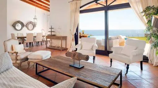 Magnificent frontline villa in Nova Santa Ponsa with direct sea access Magnificent frontline villa in Nova Santa Ponsa with direct sea access