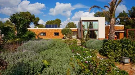 Excellent villa in a lovely garden environment near Santa Ponsa Golf
