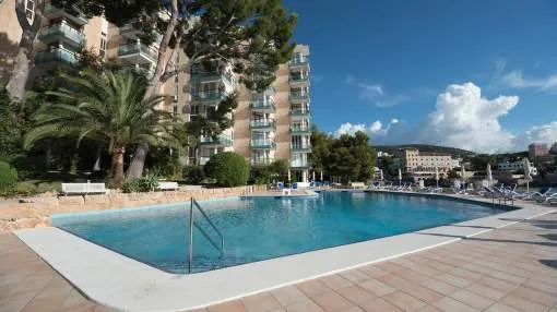 Living on the seafront with direct access to the beach in Illetas Living on the seafront with direct access to the beach in Illetas