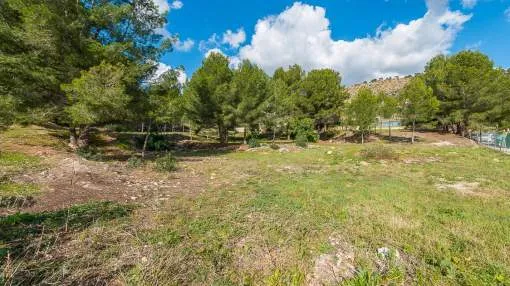 Conveniently located plot of 3,420 m² in the centre of Paguera