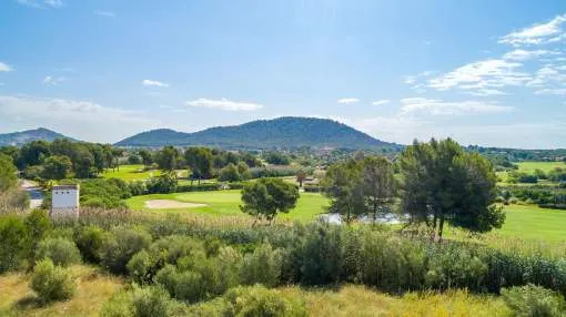 Unique investment property frontline to the golf course in Santa Ponsa