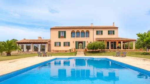 Delightful finca with fantastic sea views near Portocolom Delightful finca with fantastic sea views near Portocolom
