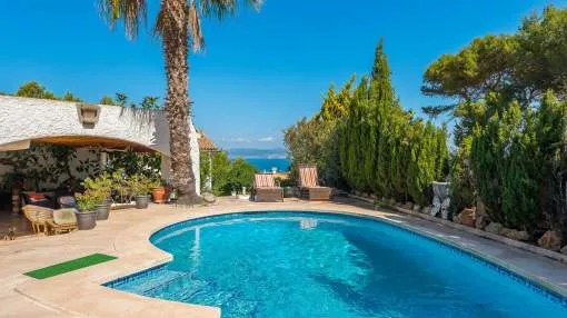 Elegant house with sea access in a tranquil location in Cala Blava