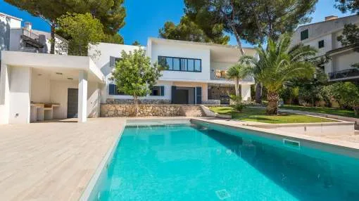 Bright contemporary villa with sea views in Santa Ponsa