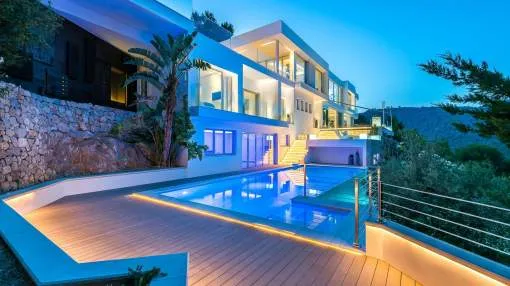 New spacious villa enjoying sensational sea views in Costa d'en Blanes