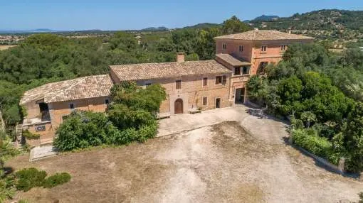 Historic manor house with stables close to Cas Concos Historic manor house with stables close to Cas Concos