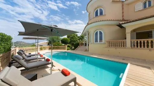 Quality luxury villa with sea views in Santa Ponsa Quality luxury villa with sea views in Santa Ponsa