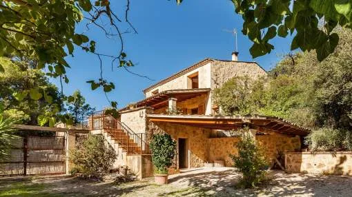 Rustic house in pure nature in S‘Arracó Rustic house in pure nature in S‘Arracó