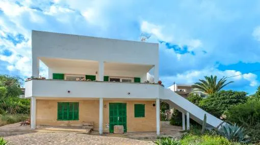 House in first sea line in Cala Llombards