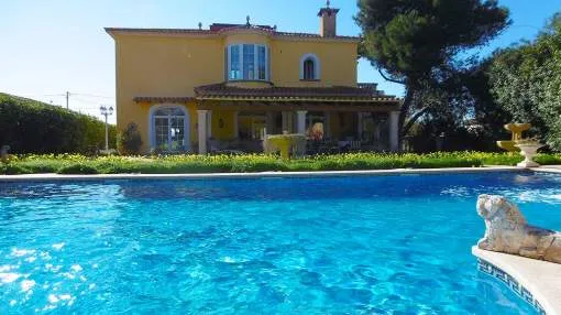 Generous villa with splendid sea views in Cala Pi