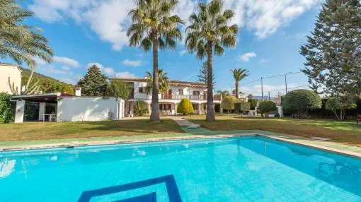 Generous villa in Palmanyola with swimming pool and tennis court Generous villa in Palmanyola with swimming pool and tennis court