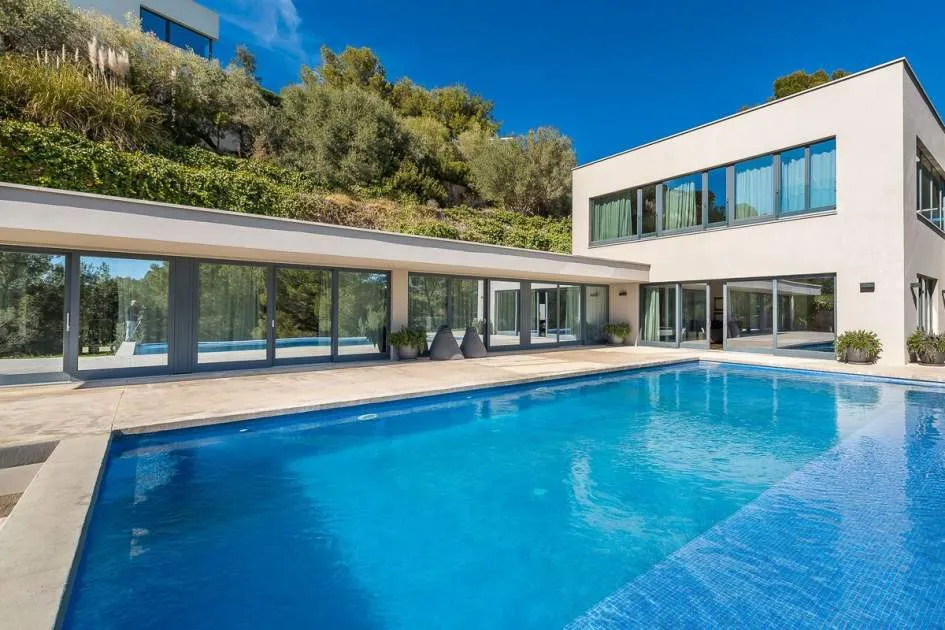 Superbly luminous modern family villa in Son Vida