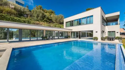 Superbly luminous modern family villa in Son Vida