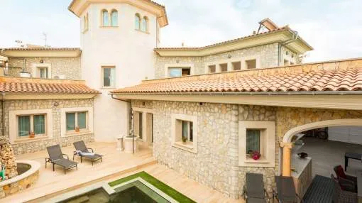 Imposing, elegant villa on the edge of the village of Sa Pobla Imposing, elegant villa on the edge of the village of Sa Pobla