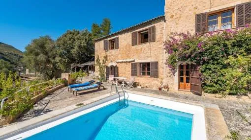 Charming finca in an idyllic countryside location close to Andratx. Charming finca in an idyllic countryside location close to Andratx.