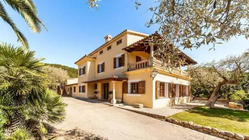 Modern & spacious country property with mountain views in Establiments Modern & spacious country property with mountain views in Establiments