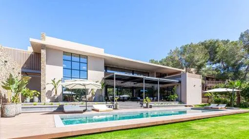 Exceptional designer villa in a tranquil area close to the coast Exceptional designer villa in a tranquil area close to the coast
