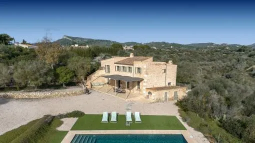 Tastefully renovated natural stone finca with stunning sea views