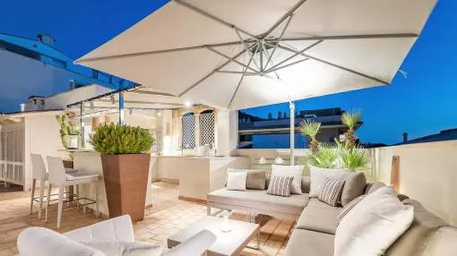 Exclusive townhouse with roof terrace and store Exclusive townhouse with roof terrace and store