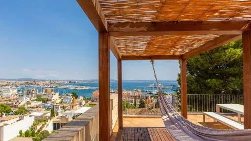 Unique town house with panoramic sea views and roof terrace