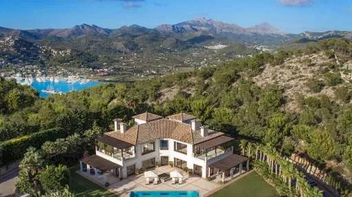 Completely private luxury villa with well proportioned rooms Completely private luxury villa with well proportioned rooms