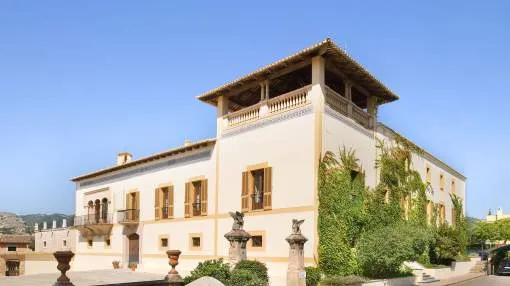 Traditional manor house on 6.800m² plot as investment Traditional manor house on 6.800m² plot as investment